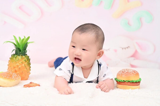 涿州宝宝在妈妈肚子里